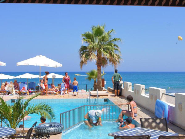 This residence is located in the township's eastern half of Rethymnon.<br />The   Apartment for 4 persons, with swimming pool, near the beach Entire rental unit vacation rental 45929573