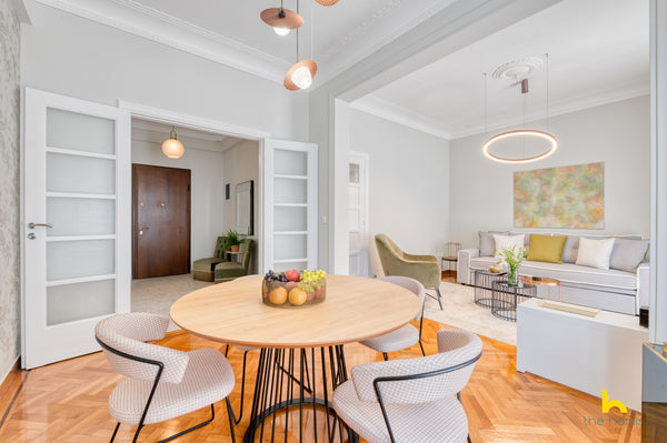 Enjoy vintage charm & modern ease in this 2nd floor 85m2 deluxe apartment. Hardw Greece Contemporary 2-BDR APT near Kalimarmaro & Alsos! Entire rental unit vacation rental 54156284