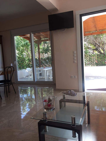 A modern airy maisonette with a garden surrounded by trees located next to the s England, United Kingdom The Endless Blue ( Maisonette ) Entire home vacation rental 19069982