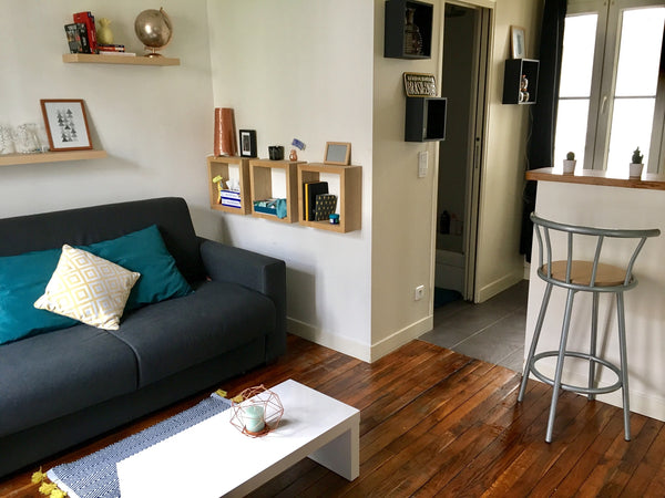 Beau studio typiquement parisien de 20m2, entièrement meublé et tout équipé ! Au Paris, France Studio Cosy au cœur de Paris Entire rental unit vacation rental 17958403