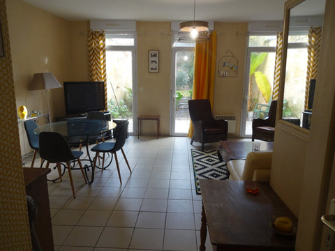 Appartement situé au centre de bordeaux quartier victoire/ st nicolas à proximit Bordeaux, France Bel appartement au centre de bordeaux, tout à pied Entire rental unit vacation rental 22495914