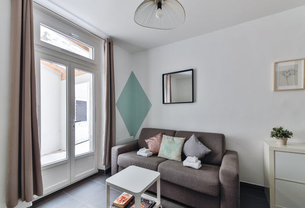 Situé au cœur de Paris, dans un quartier dynamique non loin de Montmartre, du Mo Paris, France Studio cosy & calme / Montmartre - Batignolles Entire rental unit vacation rental 17747787