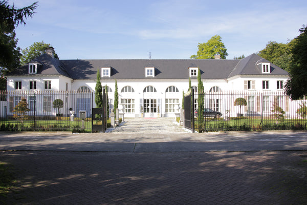 Arendshof consists of 3 apartments and 4 duplex suites.<br /><br />Arendshof is  Antwerp, Belgium Arendshof Entire rental unit vacation rental 6000928