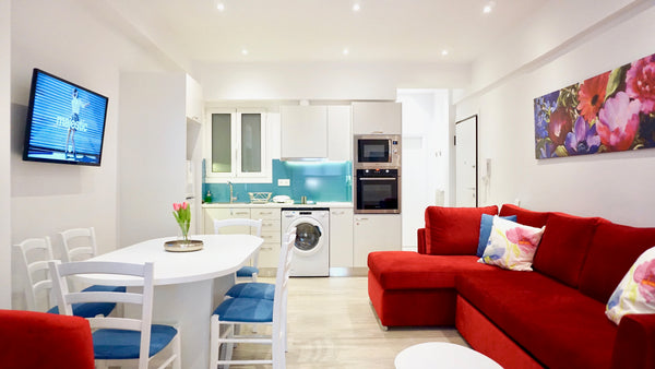 Vibrant & Cozy Apt in Athens offers accommodation in Athens, 366 m from War Muse Athens, Greece 💜Vibrant & Cozy Apt in Athens Entire rental unit vacation rental 27412764
