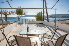 GROUND FLOOR APARTMENT FACING THE SEA , CAN SLEEP UP TO THREE PEOPLE WITH ONE DO Rhodes, Greece LAMER Ground floor apartment with seaview Entire rental unit vacation rental 44070154