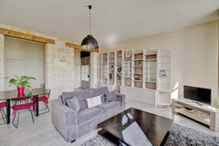 Situated on the 3rd and last floor of an 18th century stone building, this super Bordeaux, France LE RICHELIEU| 3 Bedrooms with a view on la Garonne Entire rental unit vacation rental 44332447