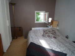 Appartement charmant  dans une petite maison, cuisine et salon au rdc, chambre,  Paris, France Appartement atypique au coeur de Montmartre Entire home vacation rental 13614791