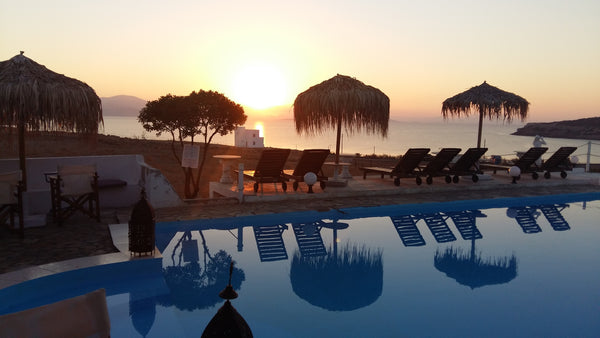 A painting with unforgettable sunrises,white sand and blue sea..... <br />hidden Schoinousa, Greece Anatoli suite Schinoussa island Private room in guesthouse vacation rental 6410043