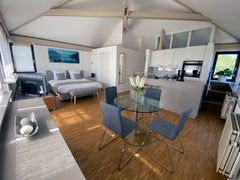 Beautiful and luminous suite, with two balconies, in a calm and well connected n  Beautiful suite, luminous and comfortable Entire guest suite vacation rental 580875518413160505