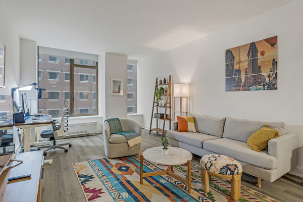 Welcome to turn-key living in Manhattan with this extra-large studio apartment b San Francisco, CA Serviced apartment in New York · ★4.75 · Studio · 1 bed · 1 bath Entire serviced apartment vacation rental 649265769107676530
