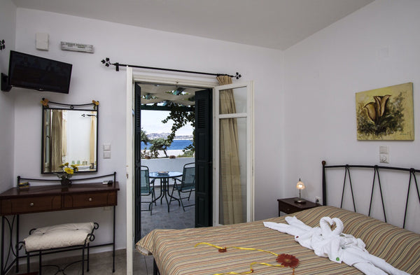 Akrothalassia complex is a family business that offers its guests a comfortable  Greece Akrothalassia rooms in Milos island Private room vacation rental 13807271