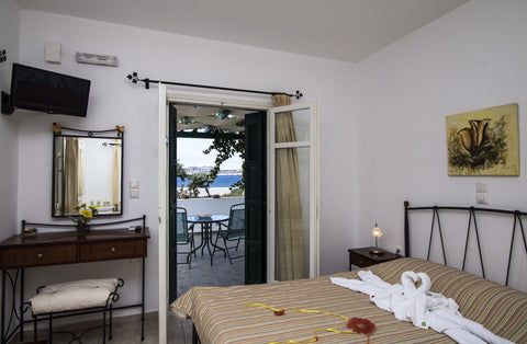 Akrothalassia complex is a family business that offers its guests a comfortable  Greece Akrothalassia rooms in Milos island Private room vacation rental 13807271