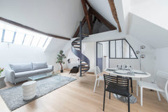 Beautiful apartment of 62 m2 floor, with two bedrooms and a mezzanine (1.40m hig Paris, France Parfum d'Histoire, 3BR/1BA 6 people Entire rental unit vacation rental 1452226
