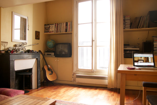 Nice Parisian Flat with nice view. 2 rooms 2 double beds. Near by the charming a Paris, France Nice Entire rental unit vacation rental 6027620
