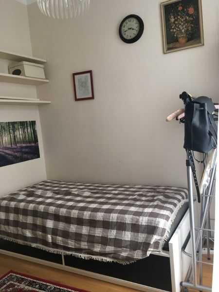 It is a small cosy privat room (7m²) with big window. If you are on a short city  Small room near main station and Belvedere castle Private room in rental unit vacation rental 50874321