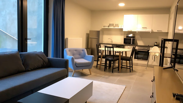 Superbe appartement avec cuisine moderne et super équipée,  avec terrasse situé   Logement Moderne Quartier Université Bruxelles Entire rental unit vacation rental 53232830