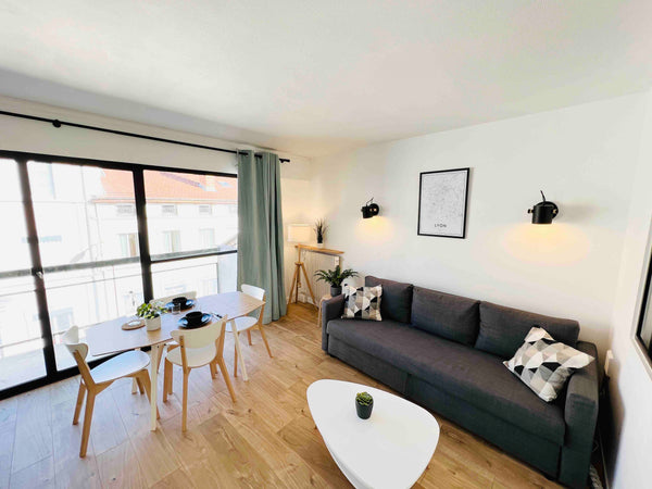 Situé à 5mn à pied de la gare Part Dieu et de son centre commercial.<br /><br /> Lyon, France ✨NID DOUILLET PART DIEU NETFLIX ET PARKING GRATUIT Entire rental unit vacation rental 52924867