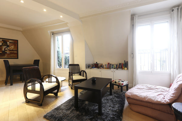 Very calm and spacious apartement with one bedroom, one bathroom, a large living Paris, France Trocadéro - Modern apartment Entire rental unit vacation rental 8730006