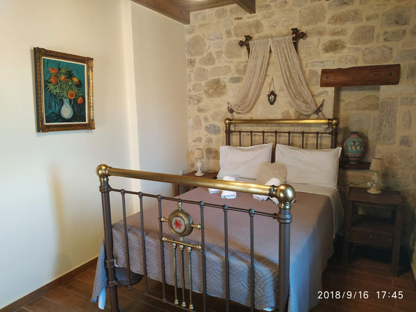 Need to get away from the hustle and bustle of city life , or just love the natu Heraklion, Greece Amazing stone villa in south Crete and Tripiti bch Entire villa vacation rental 22004098