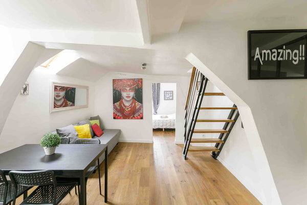 Situated on 3rd and 4th floors of a charming historical building dating back to  Paris, France un petit coin de paradis Entire rental unit vacation rental 30073288