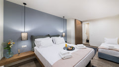 Our luxury cozy room has a spacious and comfortable open plan bedroom with a Que GR Classic Room Room in aparthotel vacation rental 43493055