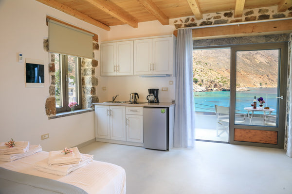 “Ostrako” apartment is located at the first floor of the complex and can accommo Loutro, Greece Molos Apartments - Ostrako Entire rental unit vacation rental 19842434