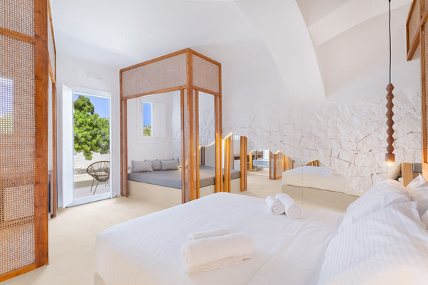 Located in Ornos, a few meters from the beach, this unique design modern Suite f  Junior Suite with Balcony, Faos Mykonos Private room in bed and breakfast vacation rental 651466952690873486