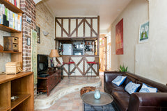Sublime medieval style apartment with its bar with visible frame, under soul per Paris, France Middle Age Style Flat in the 14 district Entire rental unit vacation rental 29303153