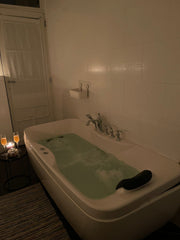 Superbe appartement calme avec balcon en résidence à proximité de la gare du mid Brussels, Belgium Superbe appartement en résidence avec jacuzzi. Private room in condo vacation rental 53326437