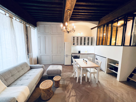 Au cœur du Vieux Lyon, centre historique de la ville, accès direct au funiculair Lyon, France Nid Douillet Chic Vieux Lyon Entire rental unit vacation rental 772090718057229810
