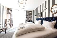 Our apartment is a mix of modern furniture and cosy atmosphere. <br /><br />You'  Modern City Apartment Schwedenplatz Room in serviced apartment vacation rental 32150798