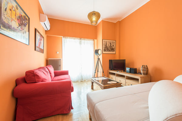 Enjoy the Athenian sun in a large terrace/veranda with great outdoor furniture a Athens, Greece Sunny Loft in Koukaki by Cloudkeys Entire rental unit vacation rental 29304652