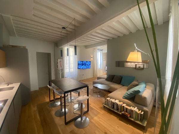 Located in the heart of Saint-Germain-des-Prés, in a 2-minute walk from the Abbe Paris, France Loft in Saint Germain. Entire rental unit vacation rental 5578202