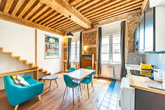 Charmant appartement, niché au 2ème étage d'un immeuble sécurisé situé à la Croi Lyon, France Duplex Croix Rousse-appartement rénové-Hénon Entire rental unit vacation rental 740236815019112453