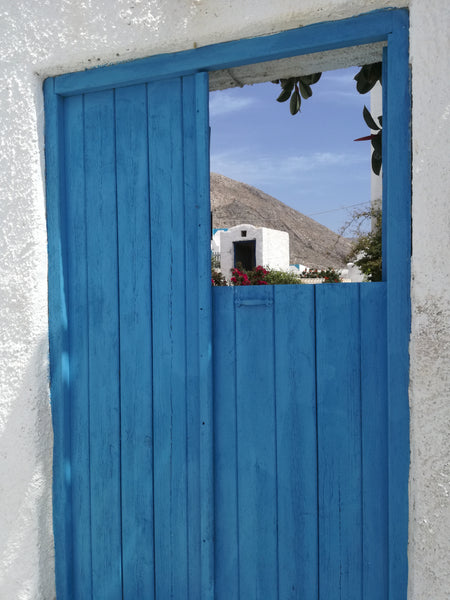 White-blue house” is located in the traditional village of Emporio, in the South Greece White-blue studio I Cycladic home vacation rental 24601285