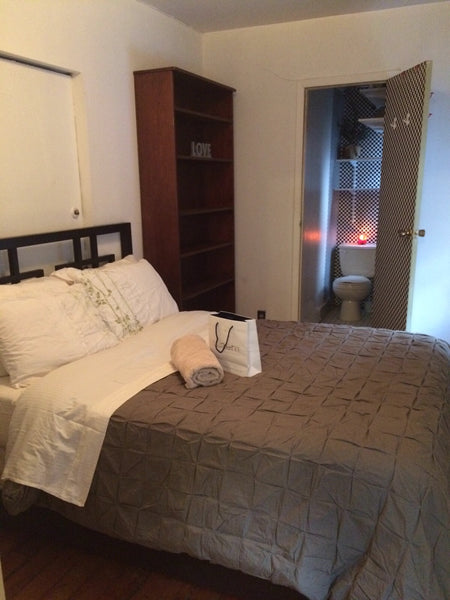 union sq , high line , Chelsea market , west village all walking distance. bars  New York, NY Rental unit in New York · ★4.75 · 1 bedroom · 1 bed · 1.5 baths Private room in rental unit vacation rental 1421933