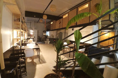 G00GLE "HackerHouse"<br />IG @hackerhouseworld<br /><br />- Minimalist apartment Paris, France Bed & Desk - 15min from Bordeaux Center Shared room in serviced apartment vacation rental 39409493