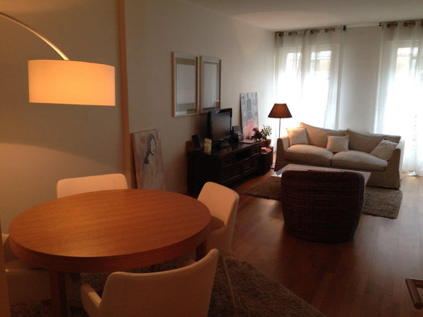 Beautiful modern and stylish apartment of 65 m2 (700 sqf)  in a peaceful and cha Paris, France 65 m2 in the heart of fashion Paris Entire rental unit vacation rental 3177444