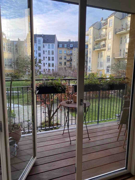 Lys og charmerende lejlighed med sydvestvendt altan lige ved Søerne og Ørstedspa Copenhagen, Denmark Lille charmerende lejlighed i hjertet af København Entire condo vacation rental 53999861