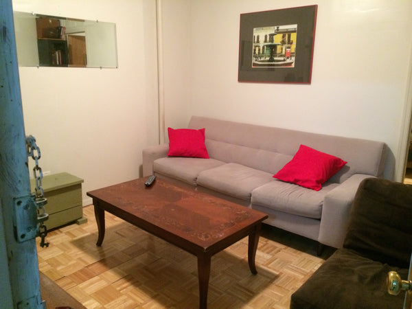 large 2 bdrm,1 big bath,huge kitchen w/ full arsenal of cooking ware, separate o New York, NY Rental unit in New York · ★4.83 · 2 bedrooms · 2 beds · 1 bath Entire rental unit vacation rental 2297029