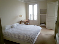 Large double bedroom, with one double bed, to let in big, bright, well-equipped   Large double bedroom, 75010 Private room in rental unit vacation rental 6681245