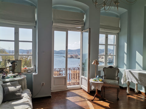 Als means mermaid in Greek mythology. <br /><br />This beautiful house dated sin Ermoupoli, Greece Als-Whole manor house near the sea. Entire townhouse vacation rental 20914363