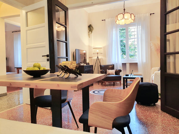 An elegant, cozy, bright and quiet 400sq.ft/ 65 sq.m. 2-bedroom apartment, 800m. Greece COZY Stylish Apt., 800m to METRO, 2min to Highway Entire rental unit vacation rental 50558591