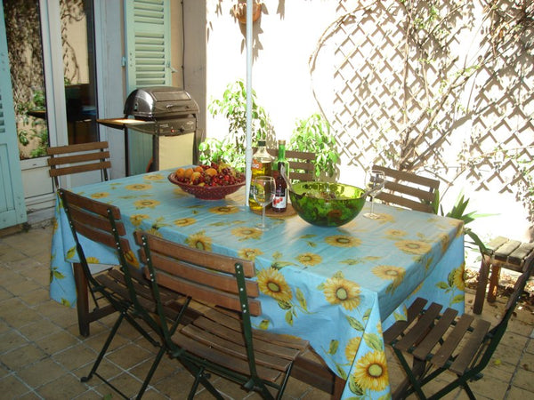 <b>The space</b><br />Charming 2-story private house in heart of Paris. French d Paris, France 2-story private house and courtyard within Paris Entire home vacation rental 456179