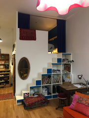 Ce logement unique est proche de tous les sites et commodités, il faut savoir qu  Loft au cœur du 1er Arrondissement Private room in loft vacation rental 43658767