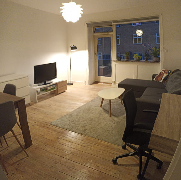 Cozy two room apartment near Valby Station, near Valby commercial center.<br />< Copenhagen, Denmark Cozy two room apartment near Valby Station Entire rental unit vacation rental 51536770