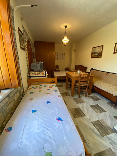 Small cozy studio situated at Akrotiri village, just on the sea, 7 km from Chora  Guest studio Matina Entire guesthouse vacation rental 42621568