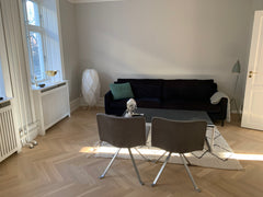 Nyd en stilfuld oplevelse i denne centralt beliggende bolig lige ved de københav Copenhagen, Denmark Skøn, nyrenoveret 4 værelses lejlighed i centrum. Entire condo vacation rental 581776204374779452
