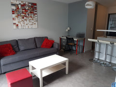 Studio moderne de 25m2, idéal pour une personne ou un couple. Situé à 50m de l a Saucats, France Studio Talence proche de Bordeaux centre Entire rental unit vacation rental 20842776