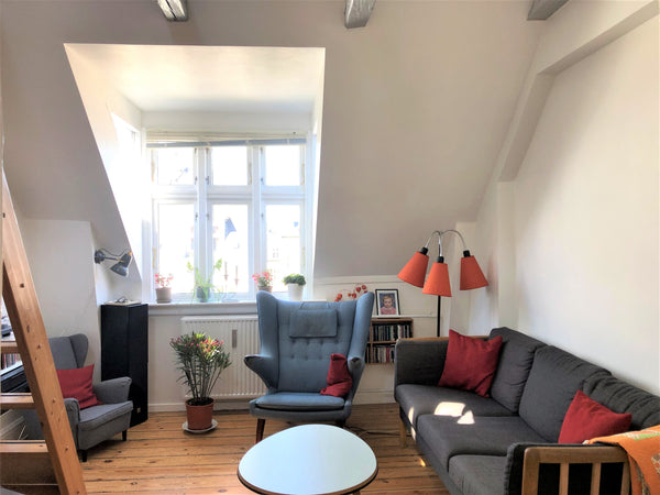 Situated on a completely calm side street and yet minutes from shops, restaurant Copenhagen, Denmark Bright and charming 100sqm rooftop aparment Entire rental unit vacation rental 43625680